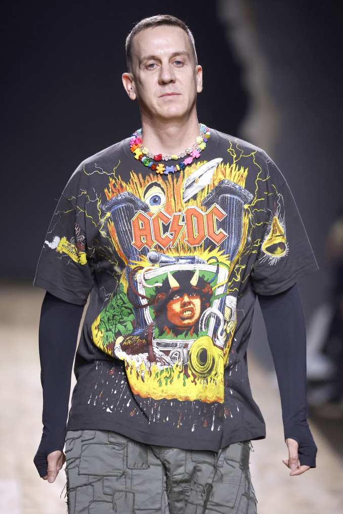 „Moschino“ palieka kūrybos direktorius Jeremy Scott: pareigas ėjo 10 metų