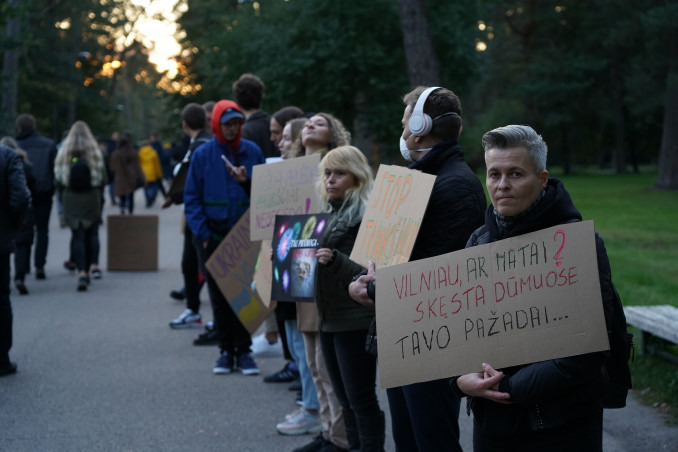 Prie Vingio parko vykusiame proteste skambėjo raginimai riboti fejerverkus